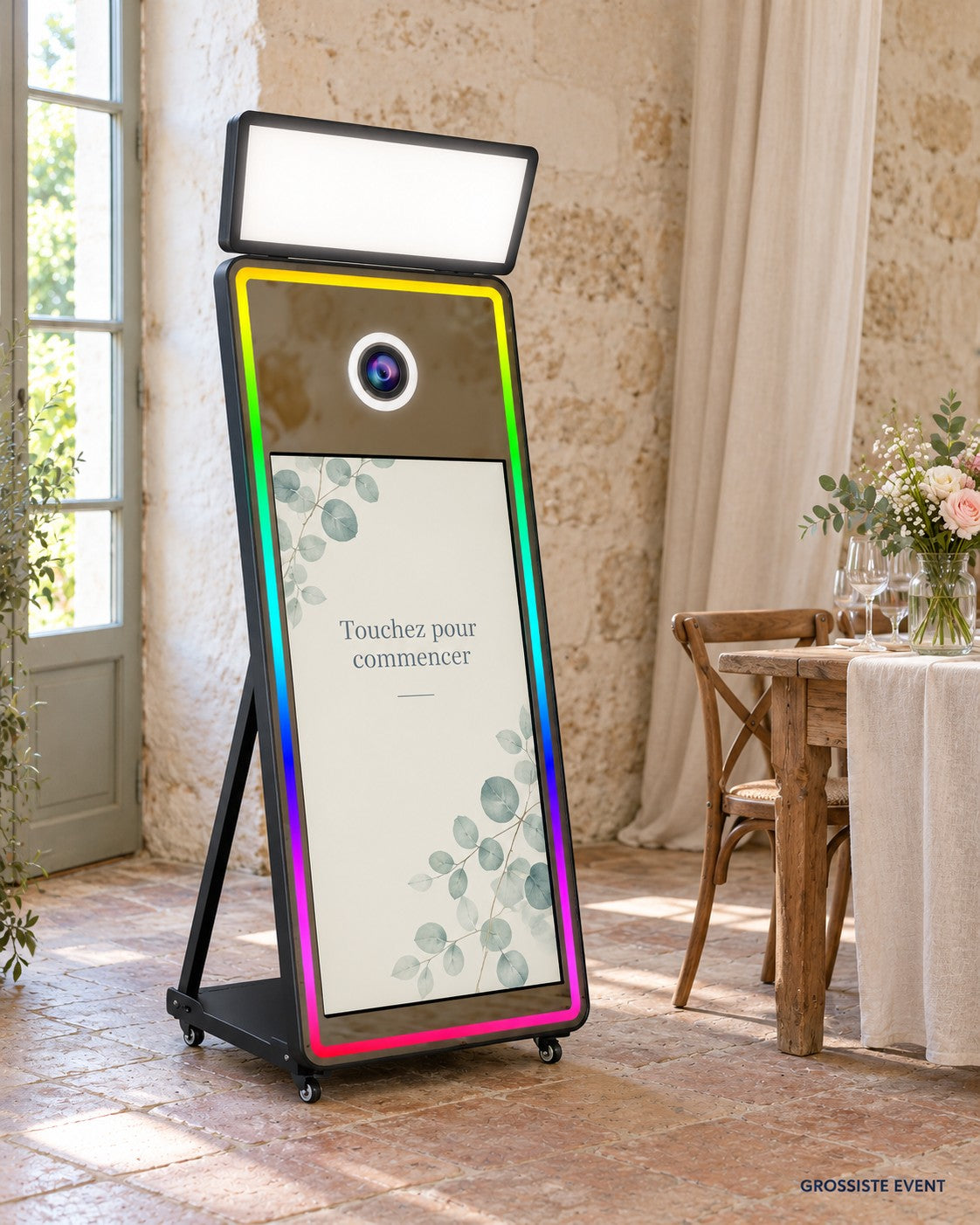 Photobooth Miroir Panorama Studio dans une salle de mariage aux murs en pierre – mise en situation Grossiste Event
